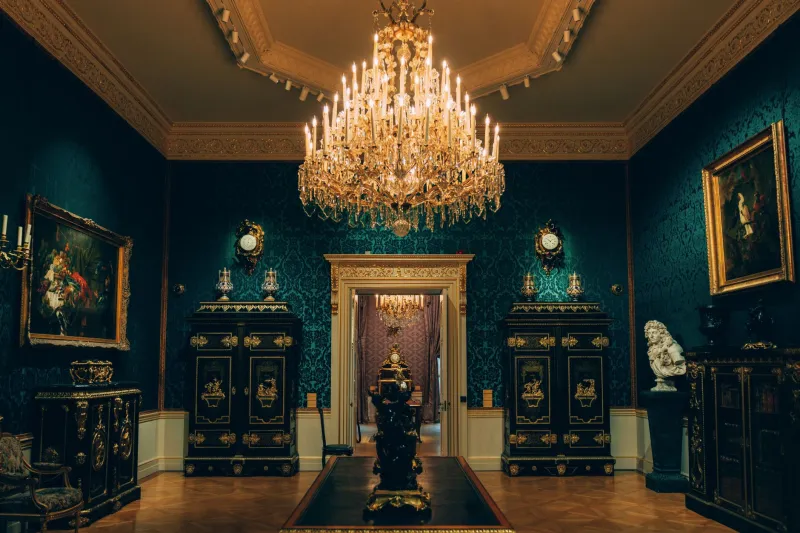 Connoisseurship Cannot Be Purchased: The Long Education Behind Elite Taste